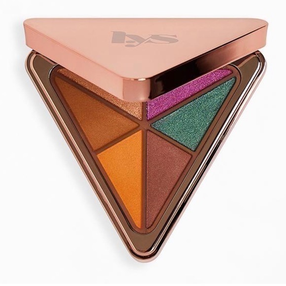 LYS BEAUTY Love Yourself Eyeshadow Palette in Unapologetic - Picture 1 of 3